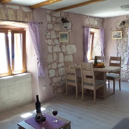 Apartments Dvor Rogoznica  Room photo