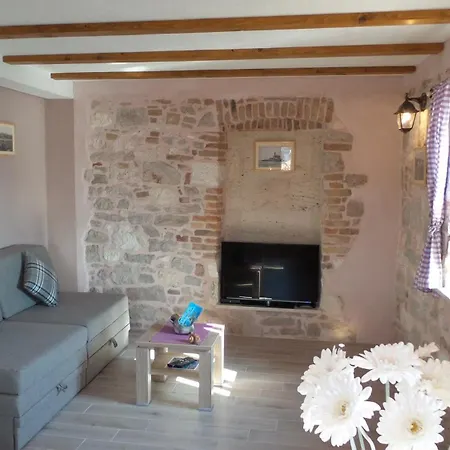 Apartments Dvor Rogoznica  Room photo