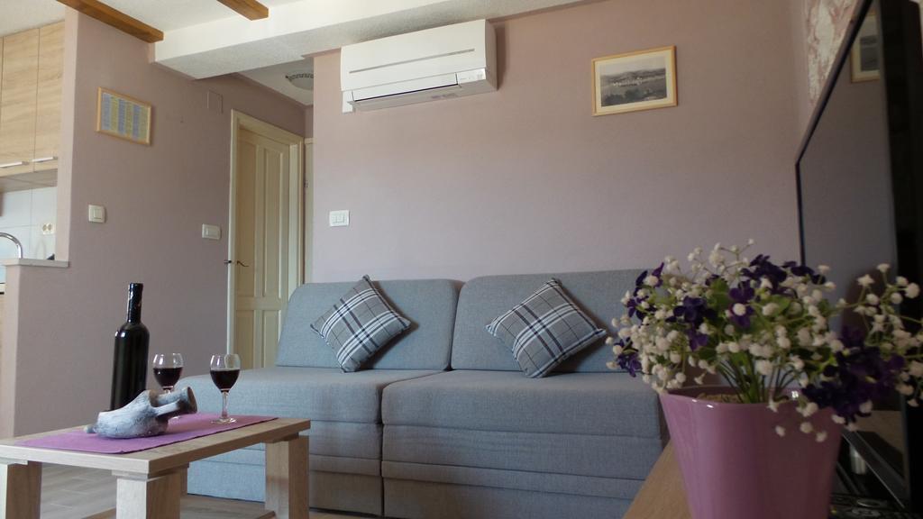 Dvor Apartment